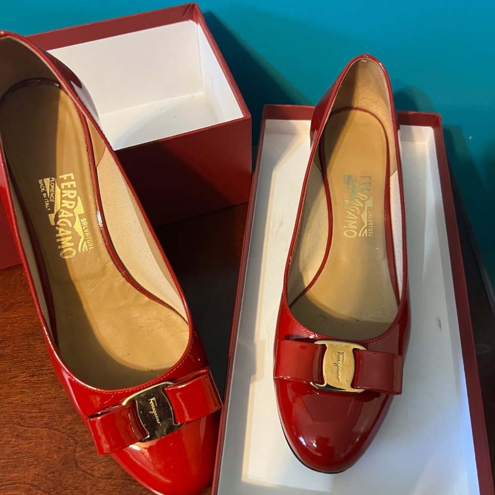 Ferragamo Red Patent Leather Flat/ Size 10 B